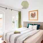 Beautiful Backyard Remise Apartment *