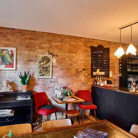 Beautiful Backyard Remise Apartment Berlin
