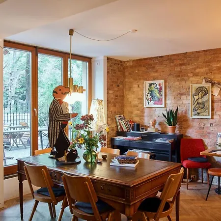 Beautiful Backyard Remise * Berlín