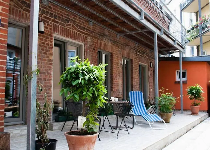 Beautiful Backyard Remise Berlin