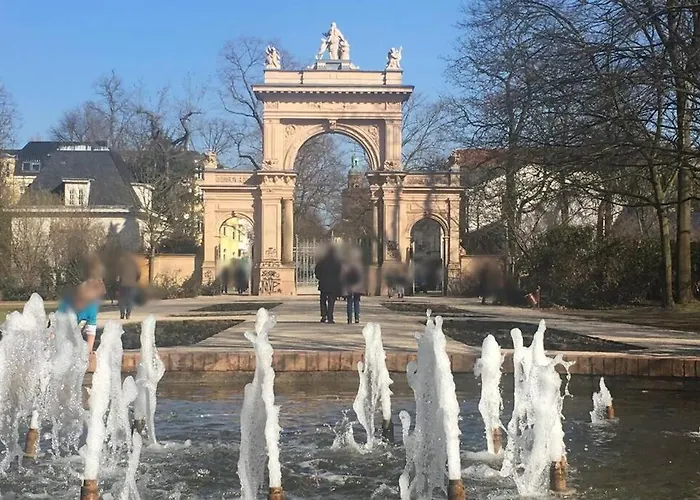 Beautiful Backyard Remise شقة